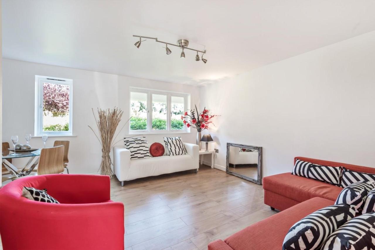 לונדון 2 Bed Flat, Dedicated Workspace, Parking, 4Ktv מראה חיצוני תמונה