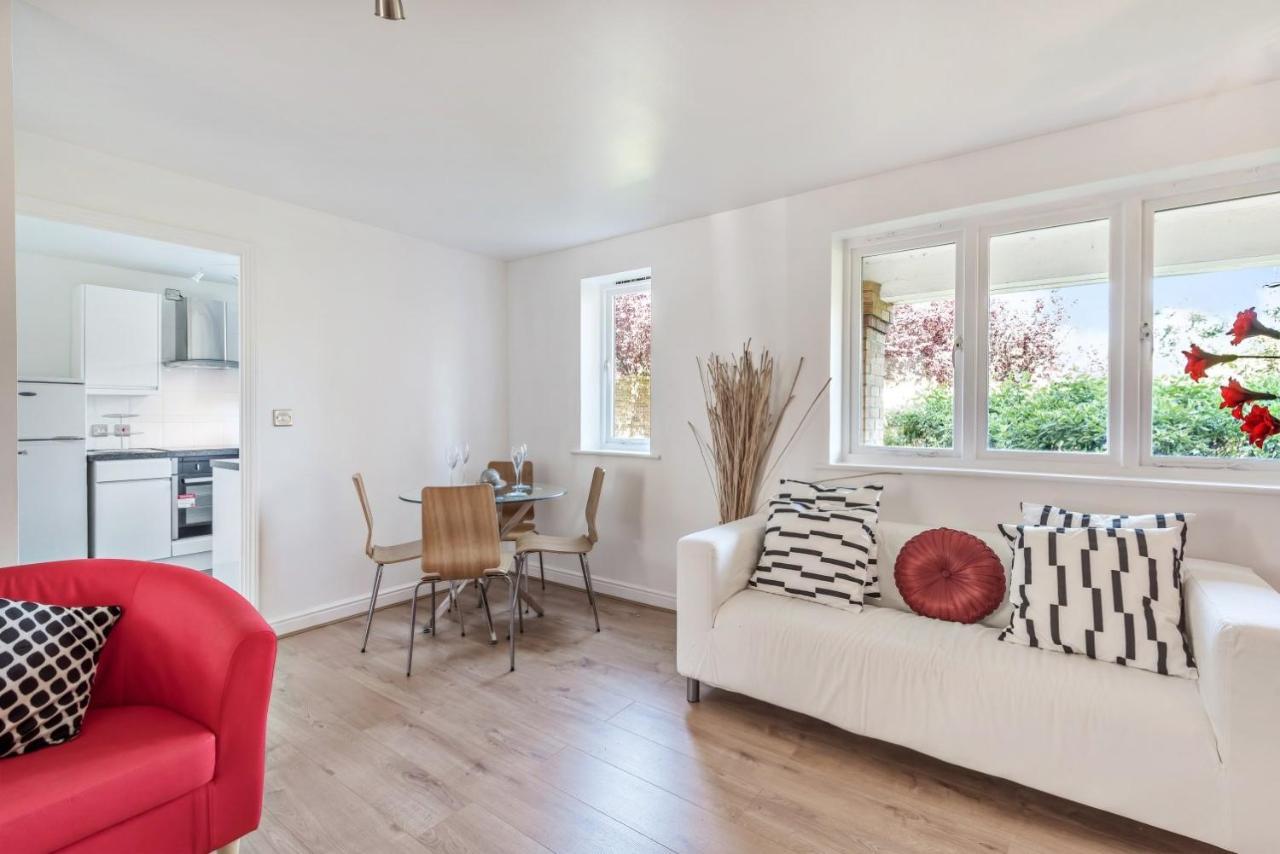 לונדון 2 Bed Flat, Dedicated Workspace, Parking, 4Ktv מראה חיצוני תמונה