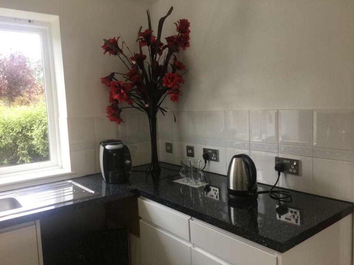 לונדון 2 Bed Flat, Dedicated Workspace, Parking, 4Ktv מראה חיצוני תמונה